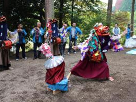 八幡神社獅子舞（朝日根）